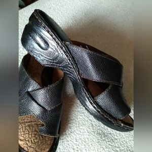 bølo Black Leather Women's 2.5 Wedge Sandal Size 8M